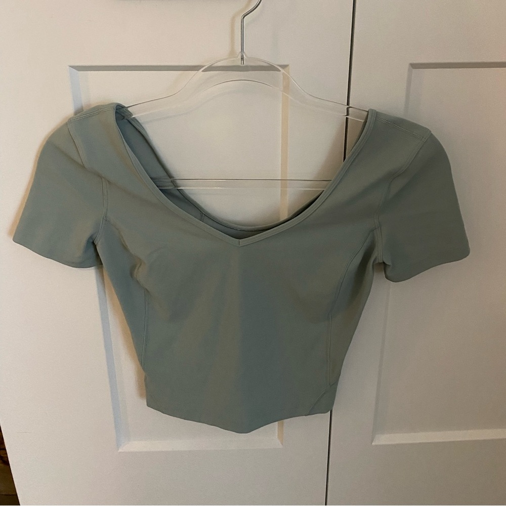 Lululemon crop top